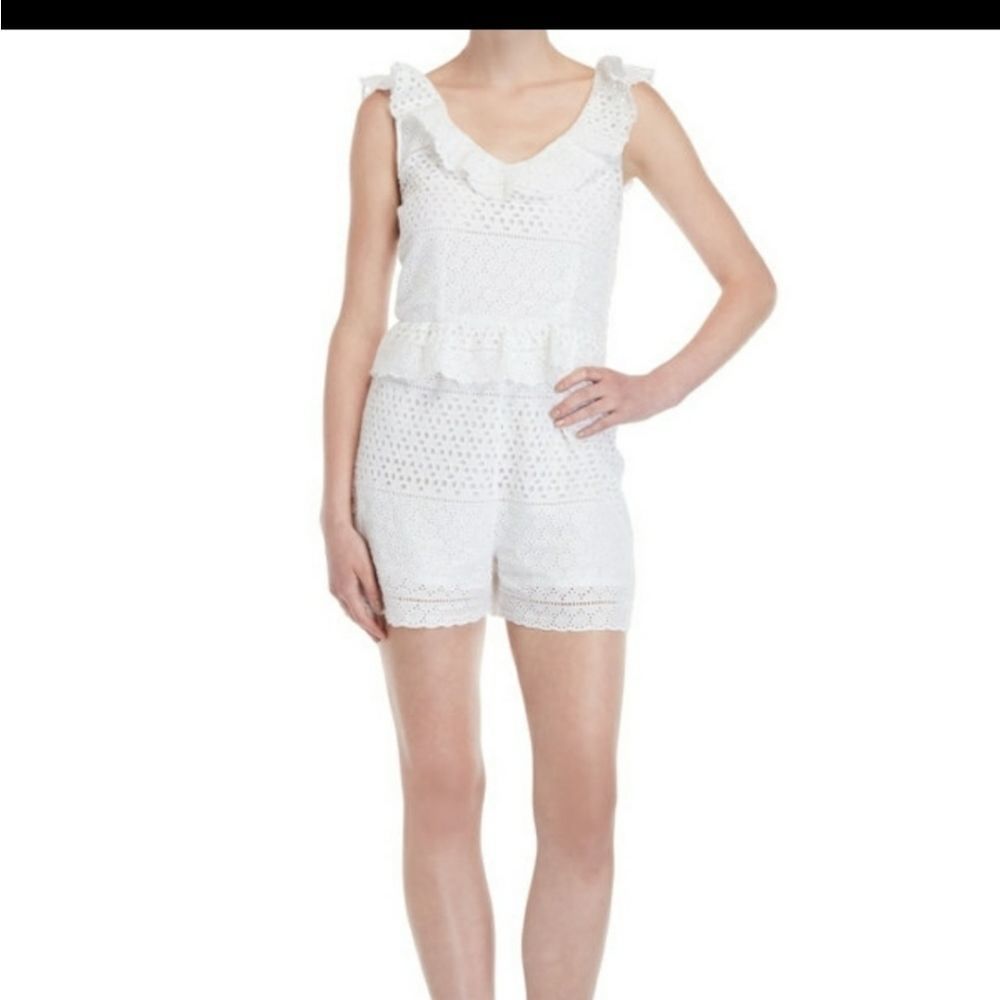Walter Baker White Eyelet V-Neck Ruffle Open Back Sleeveless Shorts Romper M